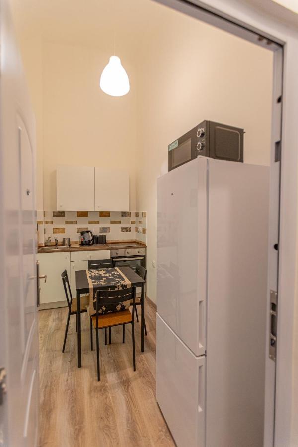 Downtown Studio Flat In Budapest, Mona Exteriör bild
